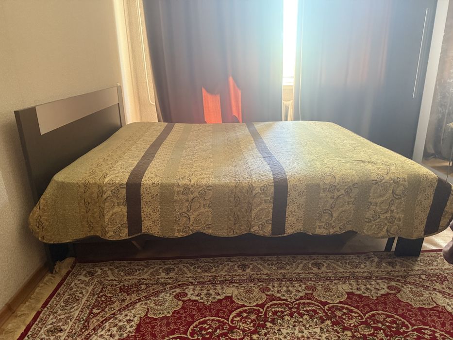Продам спальный гарнитур