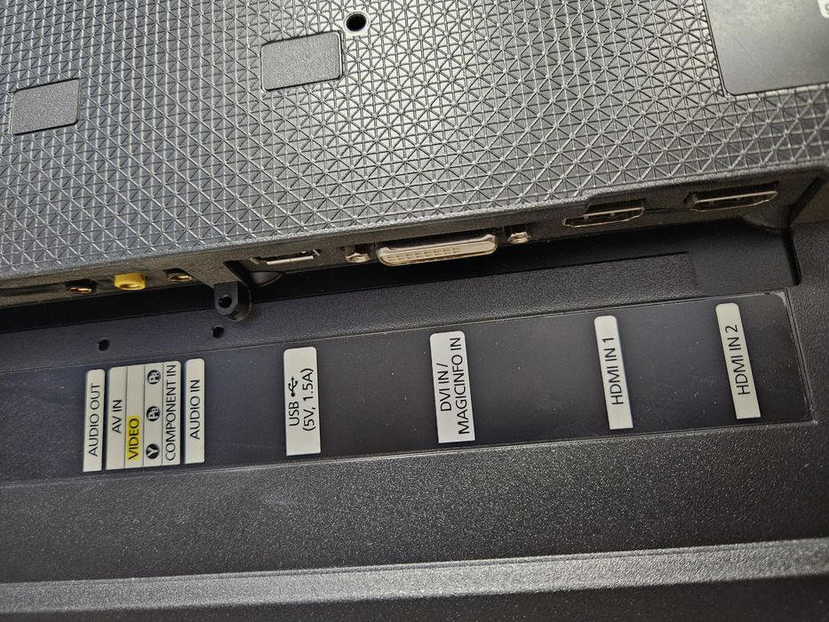 Samsung DC40E  40-инчов професионален дисплей.