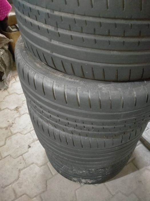 Продам комплект летних шин. Continental