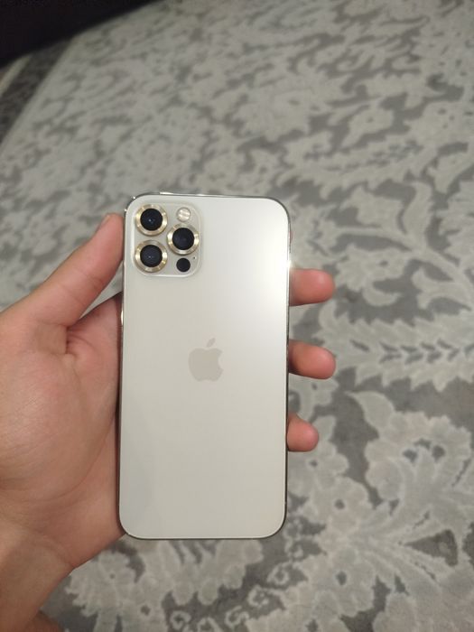 Iphone 12 pro (gold)