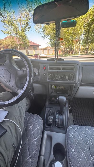 Montero sport 2002 года