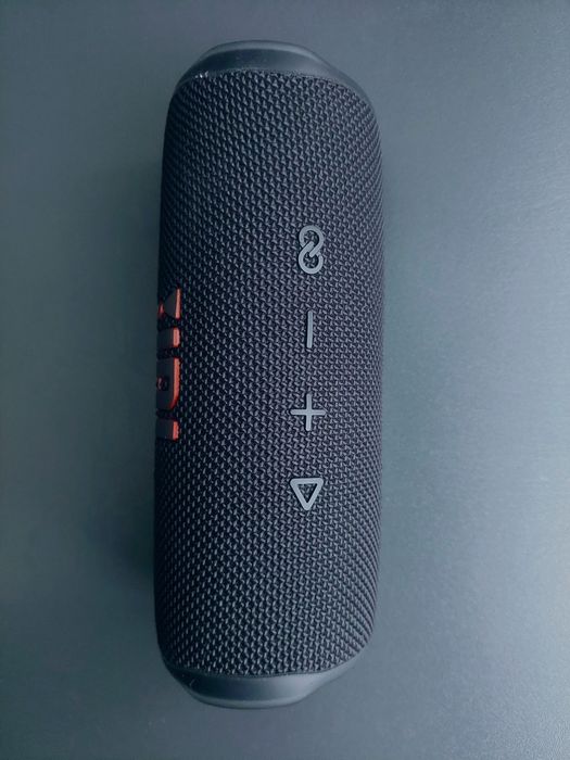 Vând boxă JBL Flip 6