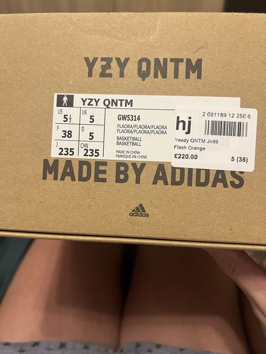 Yezzy adidas noi