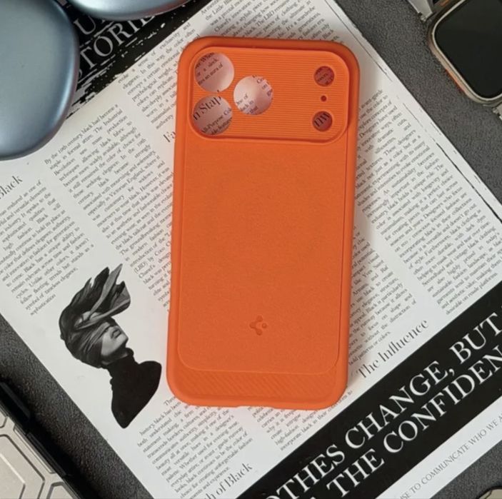 Чехол новый spigen на 17 pro iphone