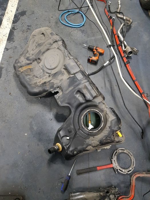 Rezervor benzina BMW F30 conducte pompa benzina F36 F31 F80 F34 328i