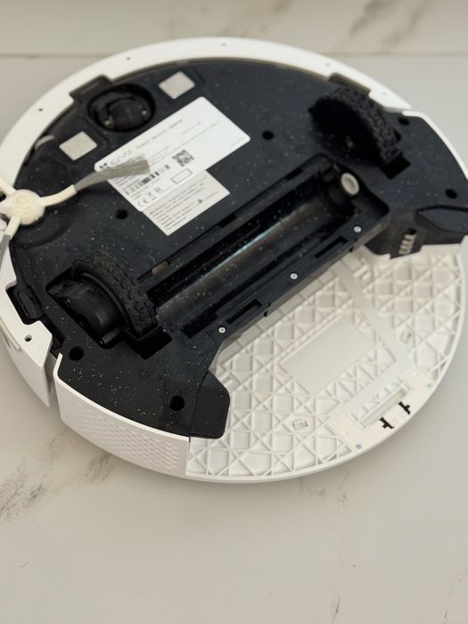 Robot de Curățenie Premium – Îngrijit, Stare Excelentă