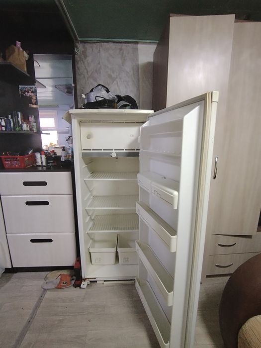 Продам Холодильник Бирюса - 6С-1