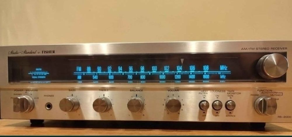 Amplituner Technics, Fisher, Akai