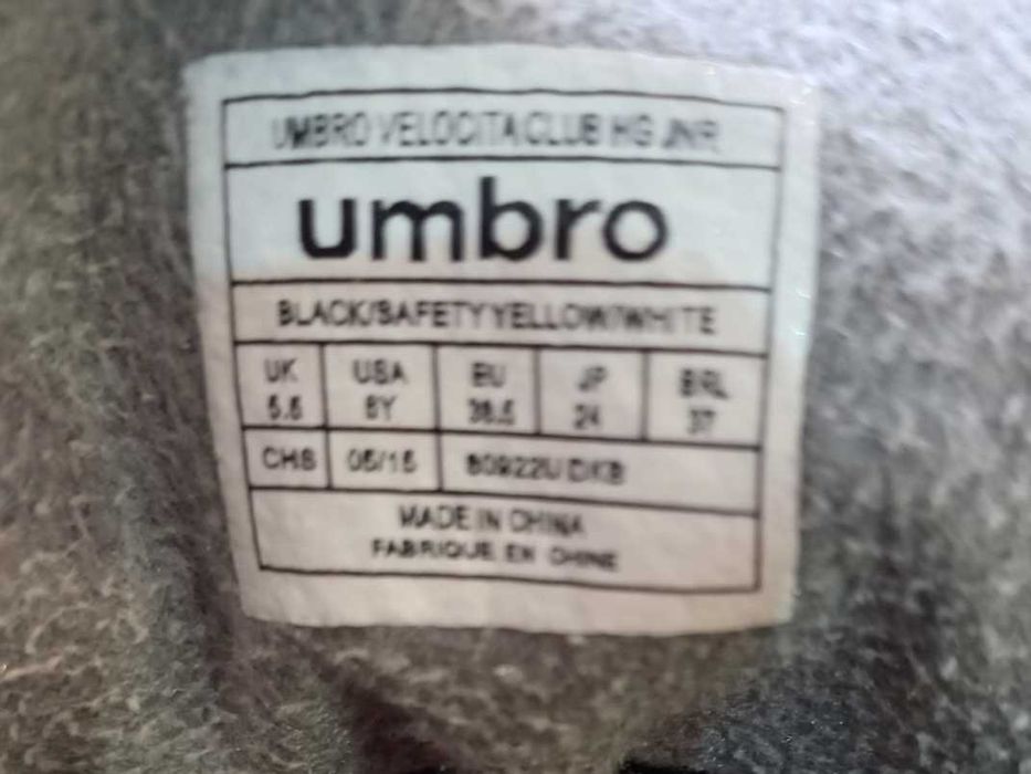 Футболни обувки, бутонки, стоножки