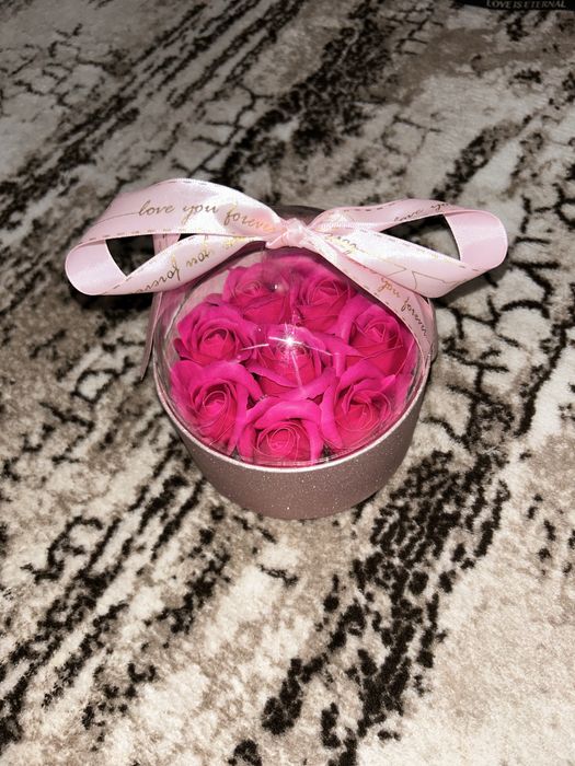 Кутия с рози / кутия с рози и бонбони