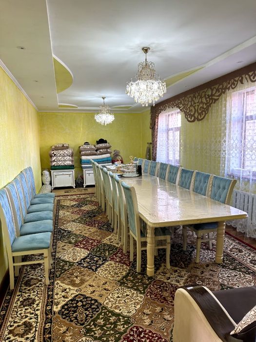 Стол и стулья из дуба