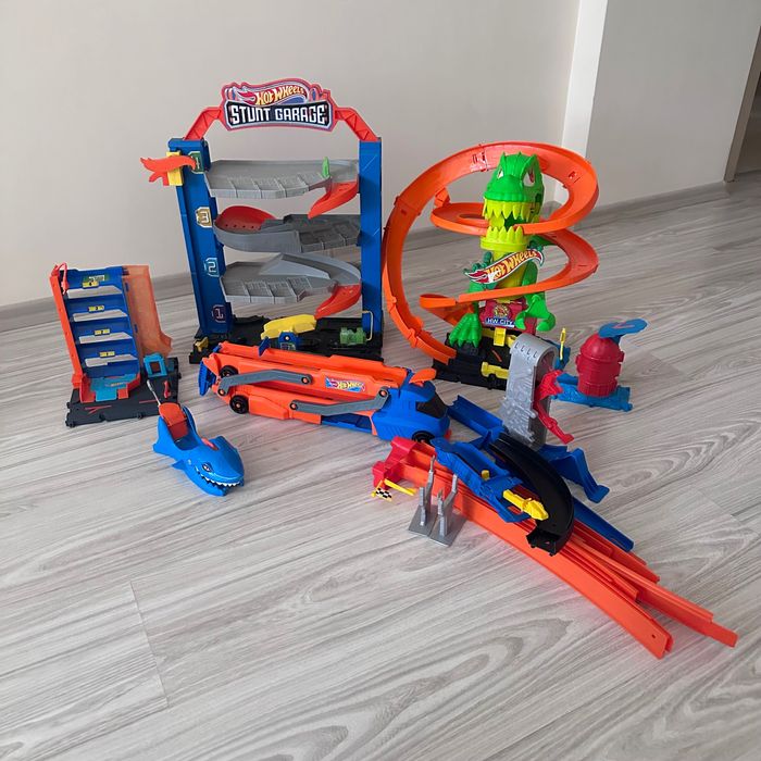 Hot wheels различни