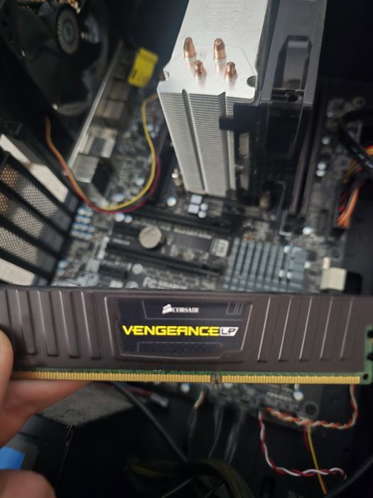 i7 3820, Corsair Vengeance 16GB, Gigabyte x79