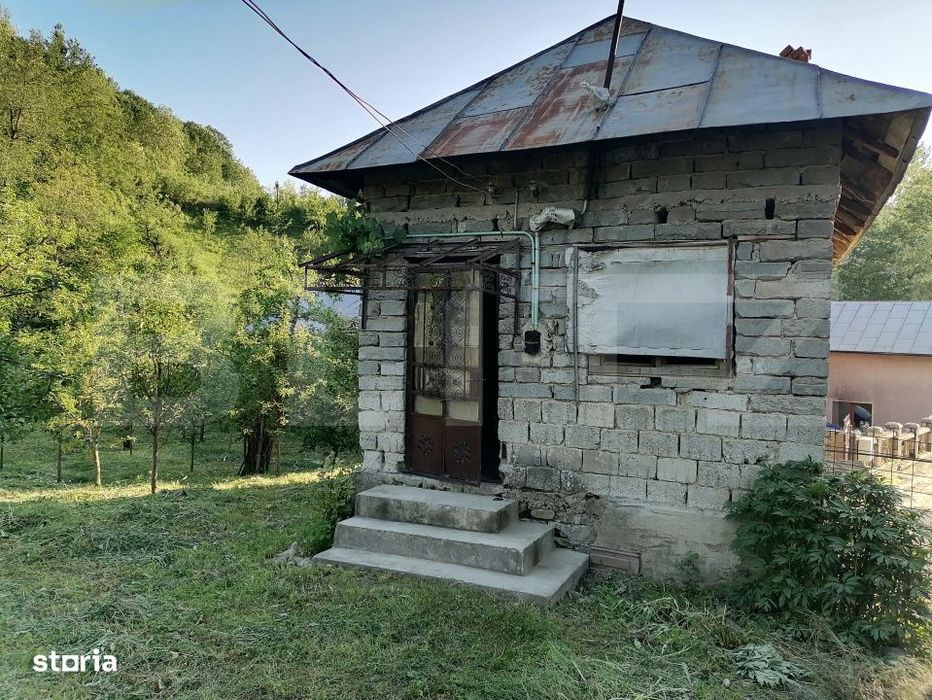 Casa la rRsu cu Livada, Teren 1000 mp.  Gemenea Bratulesti