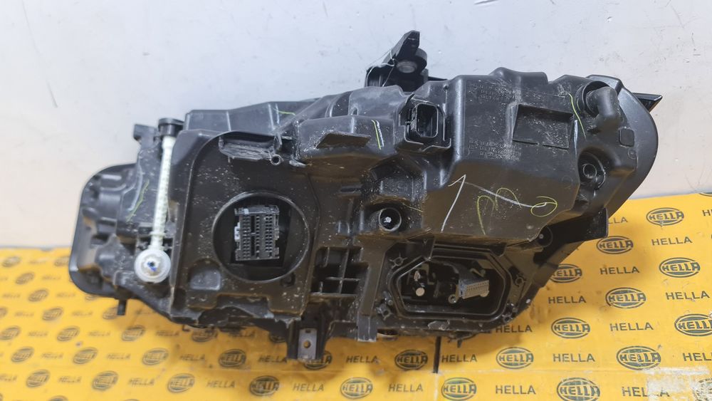 Far dreapta full led BMW 3 G20 G21 LCI facelift 5A1A352 avariat