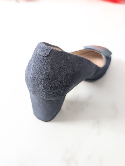 Обувь замшевая Clark's