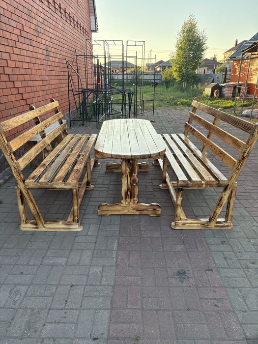 Стол с лавками. В продаже