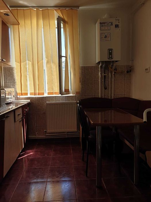 Inchiriez apartament - central - direct proprietar