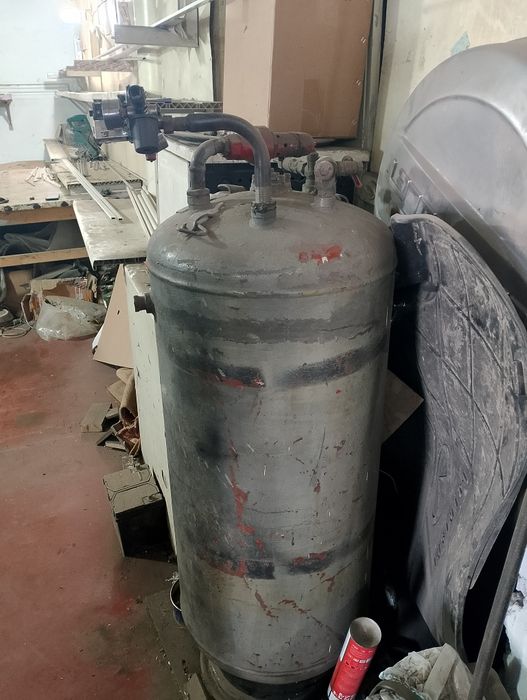 Продам компрессор с рессивером.