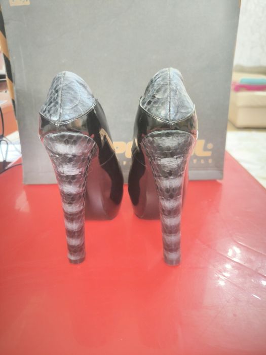 Продаётся модельная обувь