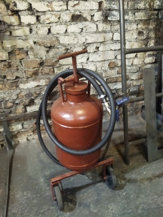 Пескоструйный аппарат