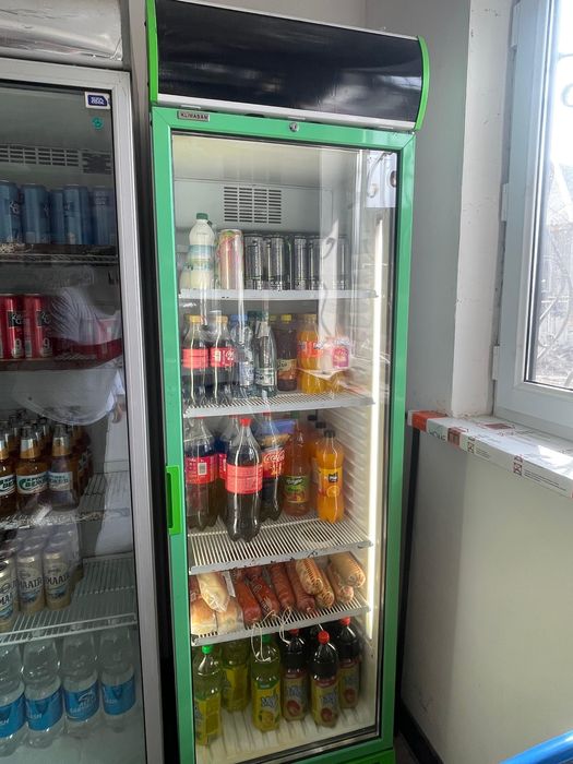 Продам витринные холодильники