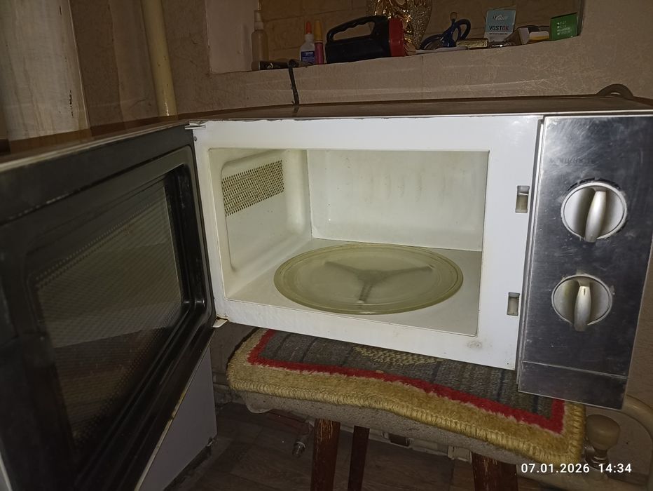 Микроволновка в отличном состоянии