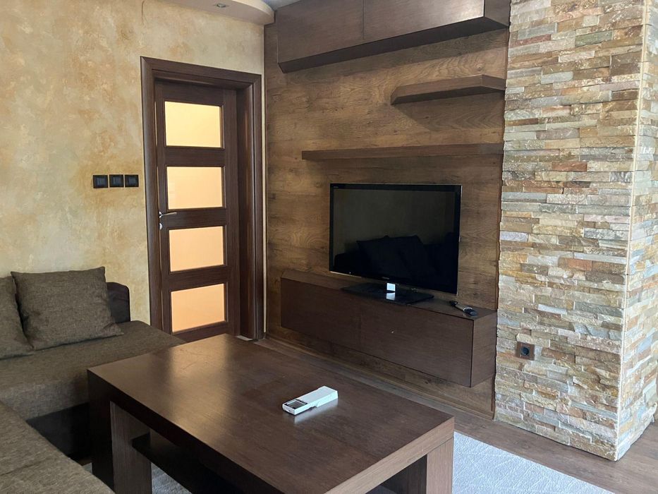 Дава се под наем Тристаен апартамент в Пловдив, Мараша - 85 кв.м за 747.66 € - Снимка #1