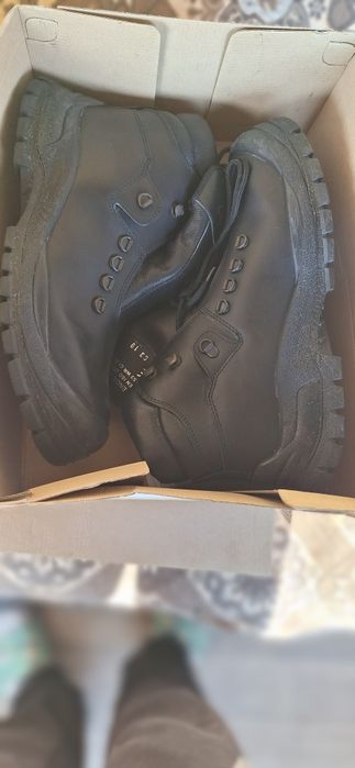 Vând bocanci de iarna