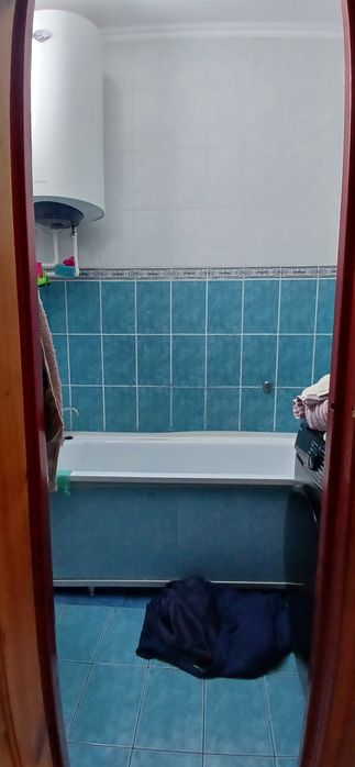 Продаётся срочно 4х ком кв ленг пр.цена 24мил. 4эт.