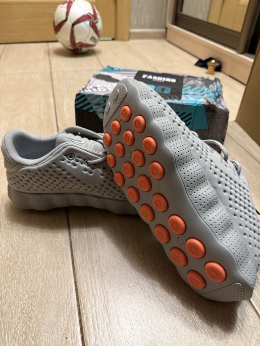 Кроссовки Nike новые