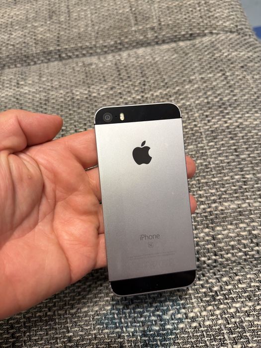 Iphone 5 SE gray 32 gb 84 % baterie impecabil