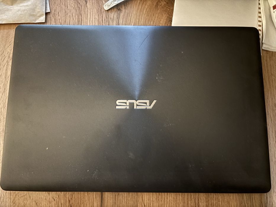 Ноутбук ASUS X550C