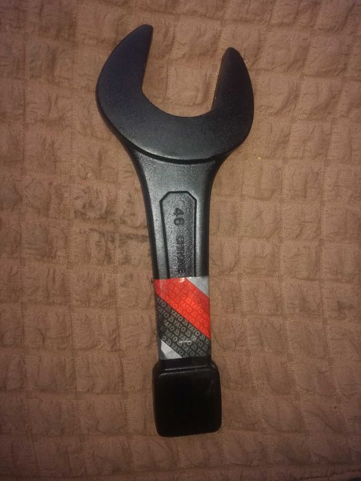 Голям гаечен ключ 46 мм