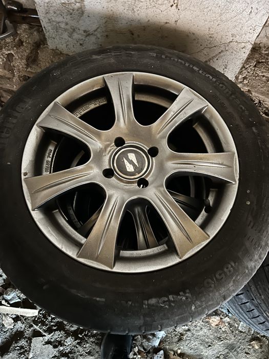 Продавасе Нисан микра к12 1.5дци 82к