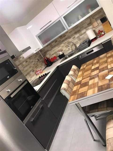 Двустаен имот в кв.Кръстова вада