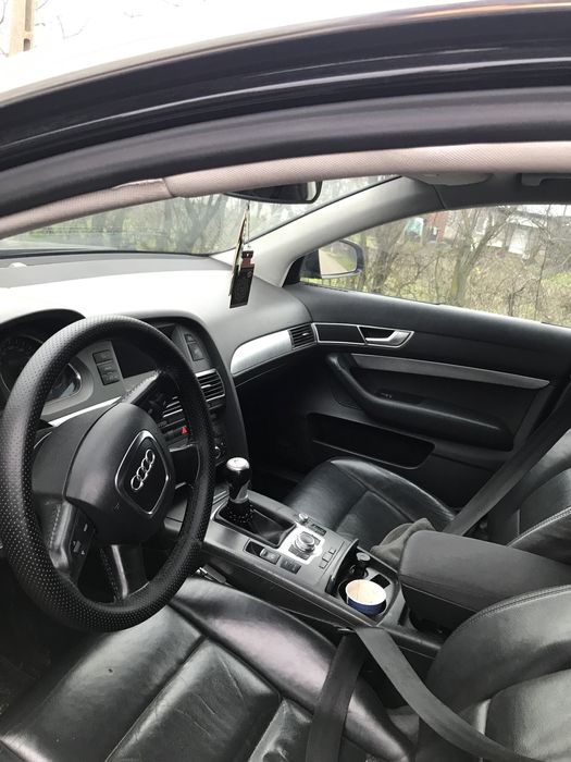 Vand audi a 6 c6 motor 2.0 140 de cai (avariat si probleme la volanta)