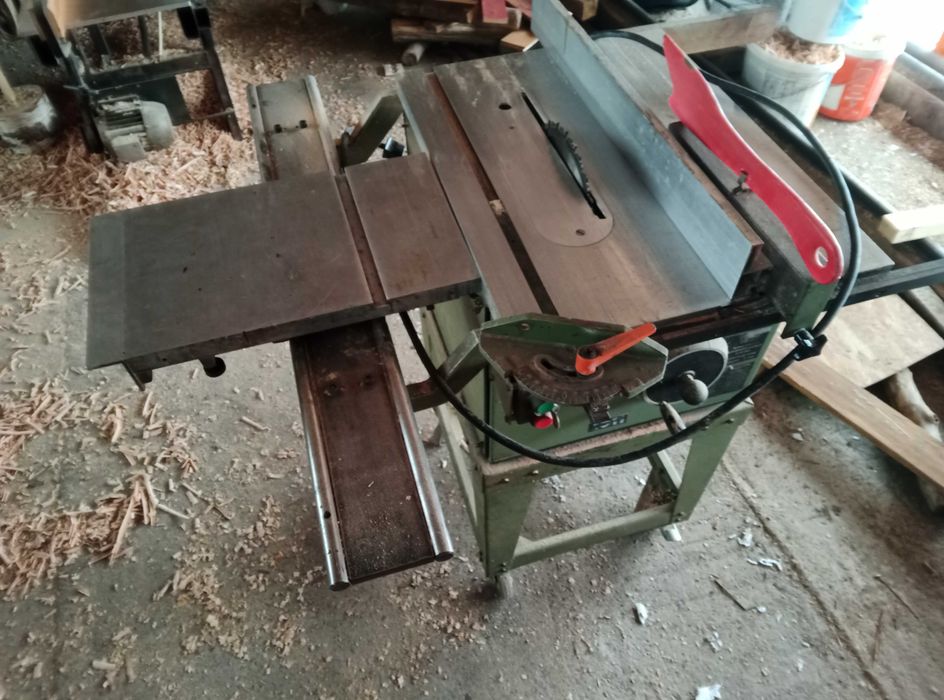 Masina de rindeluit la grosime 800 ,  circular cu masa mobila, abric, combinata tamplarie