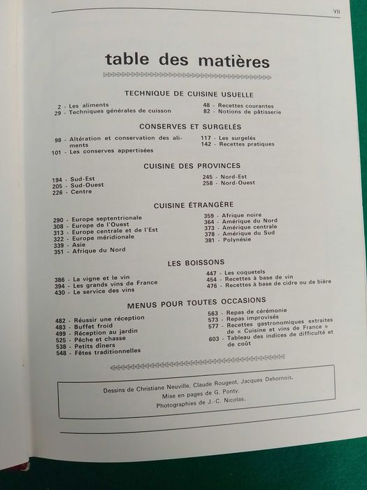 Dictionar enciclopedic Larousse.