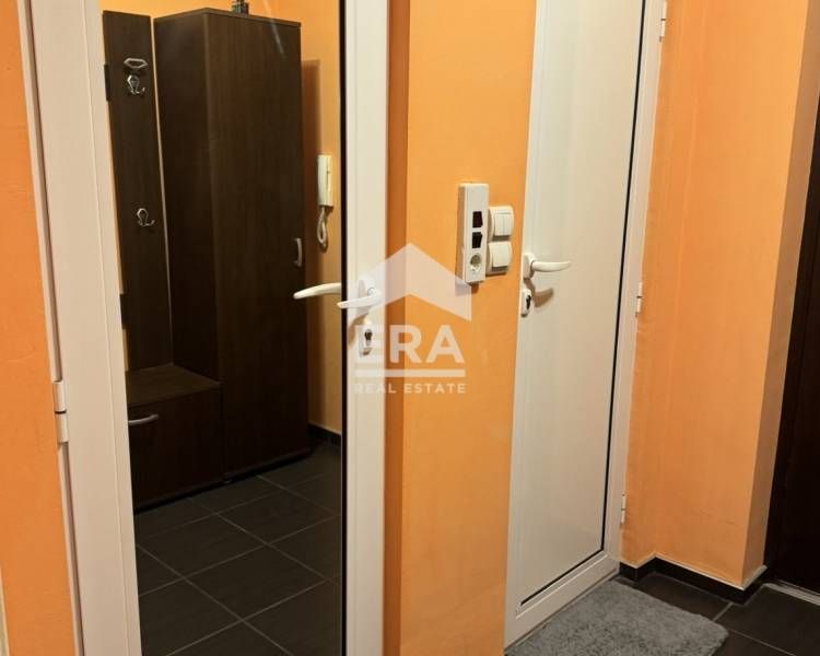 Двустаен апартамент под наем в нова сграда в кв. Куба!