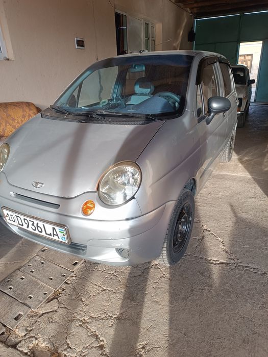 holati yaxshi balonlari diskalari bir yil bôldi yangi