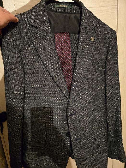 Продам костюм классический