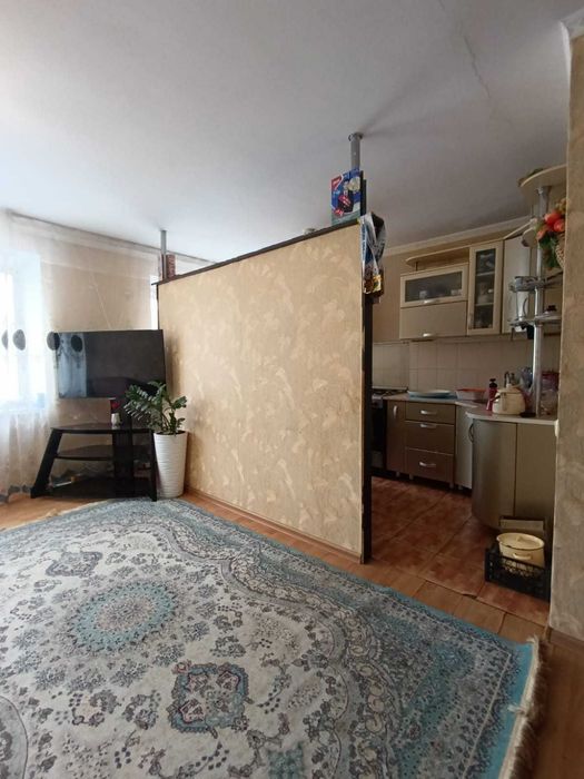 Продается  3 комн кв Габдуллина. 64 в центре