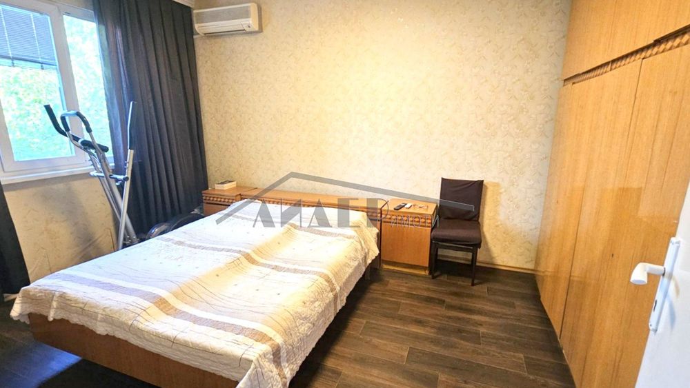 2-стаен панел - 65 кв.м. до Панаира