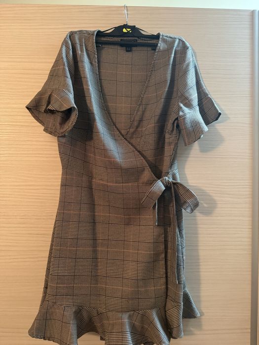 Кокетна рокля каре  прегърни ме