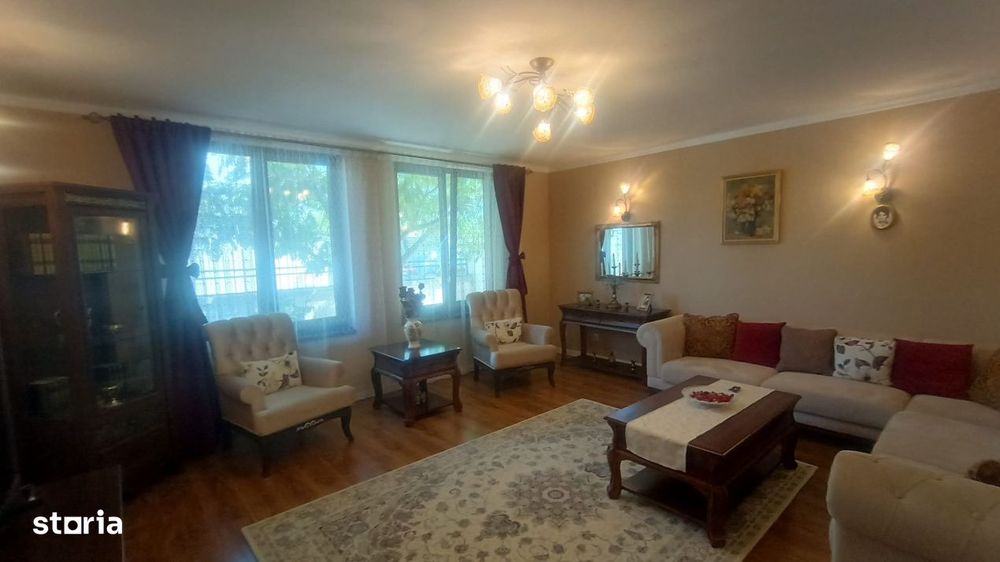 Casa de vanzare P+1, 200 mp, teren 421 mp, zona Ford
