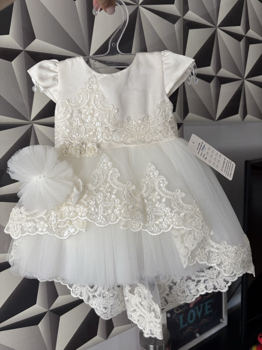 Rochita botez noua cu eticheta, Charrisma, 3 luni