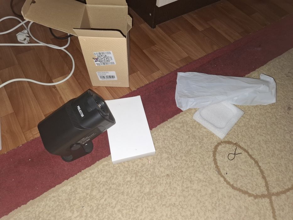 Продам проектор новый