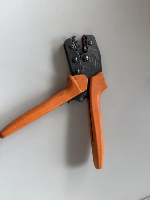 Cleste sertizat papuci