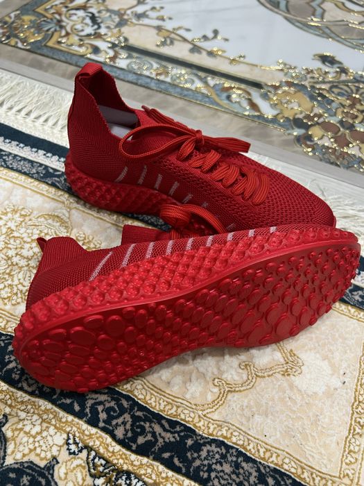 Классные кроссовки от Magza